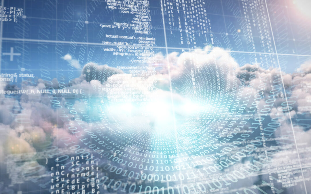 Cielo con nuvole e, in trasparenza, elementi di codice informatico in bianco
