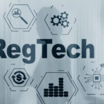 COLLAGE DI ICONE CHE RIGUARDANO Sicurezza e regolamentazione: RegTech, PSD3 e cyber‑risk